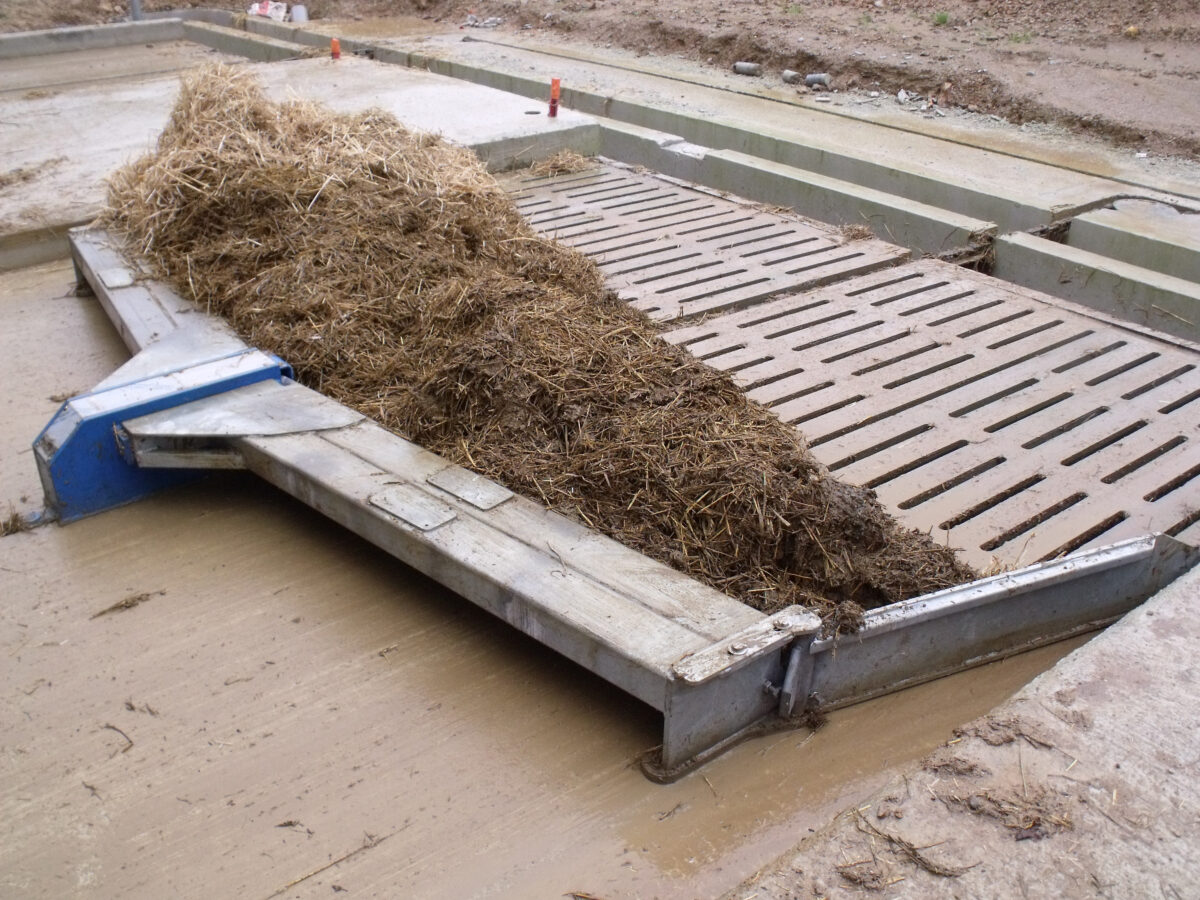 BouMatic | Slurry scrapers