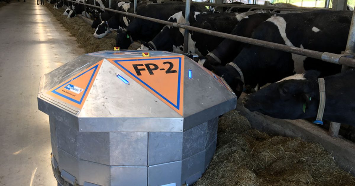 Feed Pusher - Automatic Feed Feed - Feed Robot - Robotic… | BouMatic