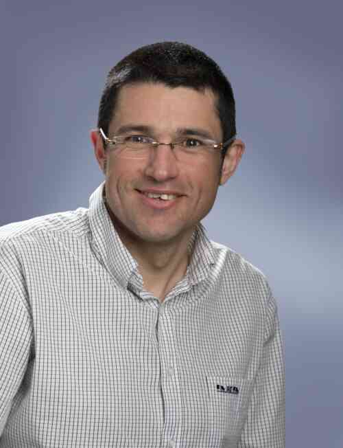 Proper feeding management in a dairy cattle herd that doubles or will double in size